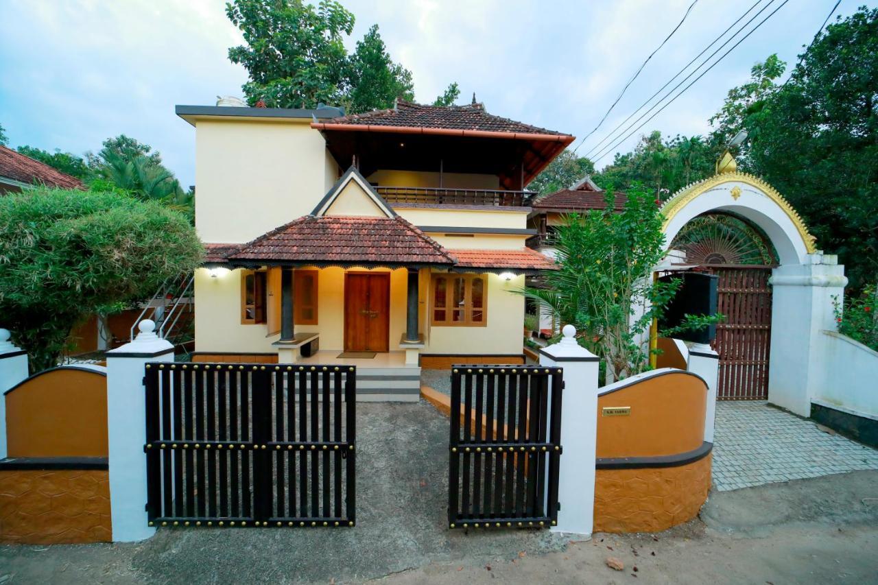 הוילה Aranmula Swasthi Griha מראה חיצוני תמונה